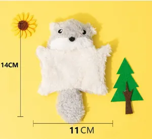 Giocattolo di peluche cigolante grigio e bianco per cani piccoli, alto 14 cm e largo 11 cm