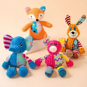 Juguetes de peluche de colores para perros con diseños de zorro elefante cerdo y conejo