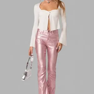 Pantaloni a zampa rosa metallizzati a vita alta in ecopelle da donna stile casual
