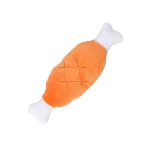 Jouet couineur en peluche pour chien en forme de cuisse de poulet, doux sur fond blanc