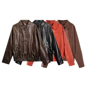 Dettaglio delle giacche bomber in ecopelle per donna in quattro colori alla moda