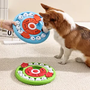 Interactieve hondenpuzzel voerbak in de vorm van een pizza met schuivende delen.