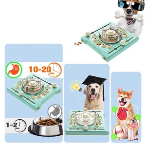 Detalle del juguete rompecabezas verde menta para perros con función de comida lenta.