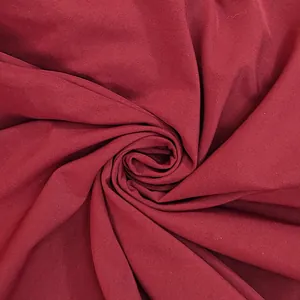 Robe midi vintage bordeaux à manches longues avec détails de texture de tissu doux