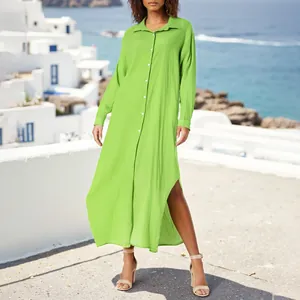 Vestido camisero largo de algodón y lino verde lima con abertura lateral para verano