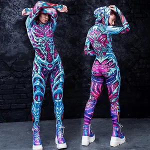 Detaillierte Ansicht des Damen Halloween-Jumpsuits mit Skelettdruck und fester Kapuze