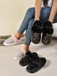 Mules de plataforma con pelo sintético y lentejuelas brillantes en varios colores