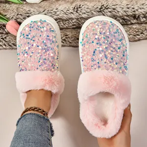Roze pailletten platform pantoffels met zachte kunstbontvoering voor warme winterdagen.
