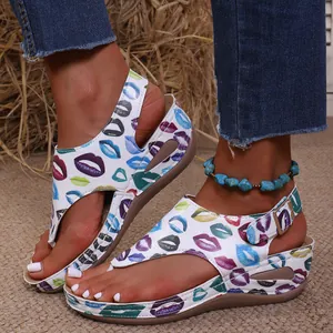 Sandali estivi con zeppa e stampa a labbra colorate con plateau per abbigliamento casual