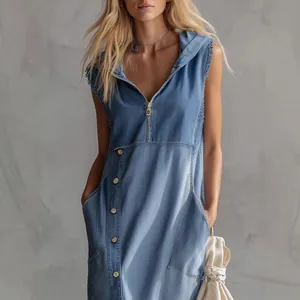 Robe longue en jean à capuche sans manches avec fermeture éclair et boutons élégants