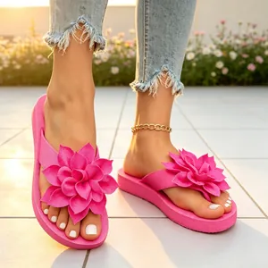 Infradito rosa con suola spessa e grande fiore 3D per le vacanze estive in spiaggia