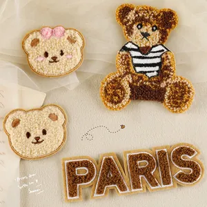 Mignon Ours Dessin Animé Écusson Brodé en Chenille PARIS Lettre Patch à Coudre pour Vêtements Jeans Veste DIY Appliques Décoratives
