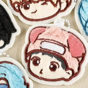 Hochwertiger niedlicher Anime-Plüsch-Bestickt-Schlüsselanhänger für Rucksack-Dekoration