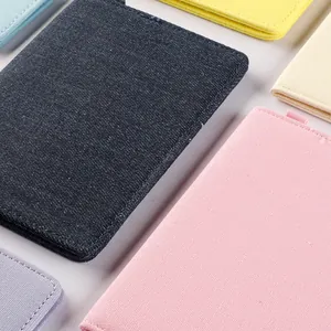 Bunte Passhüllen aus Canvas und Denim mit mehreren Kartenfächern für DIY