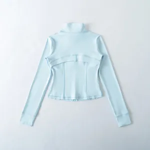 Vista posteriore di una giacca da yoga azzurra slim fit con dettagli tecnici