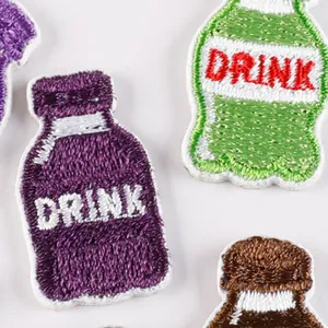 Mini toppe termoadesive a forma di bottiglia per decorazione creativa di abiti DIY