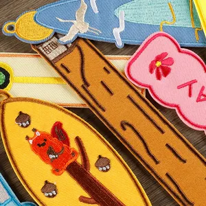 Marque-pages brodés vibrants avec motifs de nature pour journalisation DIY et cadeaux