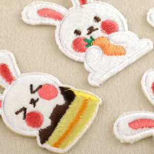 Écussons de lapin en peluche brodés pour la décoration et la réparation de vêtements DIY