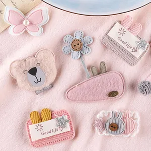 Pinces à cheveux en peluche dessin animé mignon et accessoires DIY avec motifs d'ours.