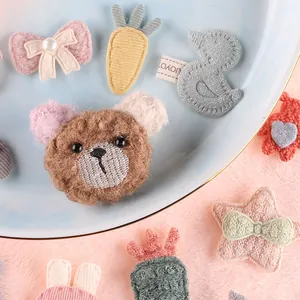Süße Plüsch-Cartoon-Patches mit Bär und Karotte für DIY-Haarschmuck Bastelarbeiten