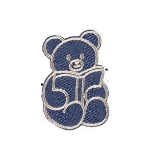 Écusson brodé de ours bleu lisant un livre pour la décoration de vêtements personnalisés