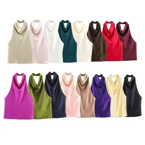 Mehrfarbige Kollektion eleganter Neckholder-Tops aus Satin mit Wasserfallausschnitt