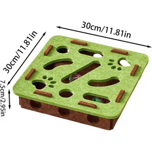 Scatola puzzle per gatti in feltro verde con fori e palline con campanellini interni