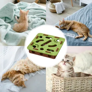 Giocattolo interattivo in feltro verde a labirinto per gatti con campanelli interni