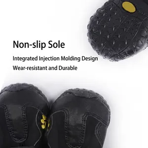 Scarpe impermeabili antiscivolo per cani con suole in gomma resistenti per l'esterno