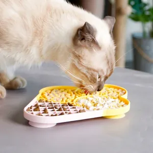 Lèche-tapis en silicone pour chiens et chats avec zones multi-textures et base à ventouses