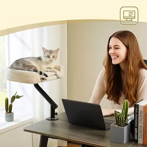 Um 360 Grad drehbares Katzenbett für den Schreibtisch mit Plüschnest fürs Homeoffice