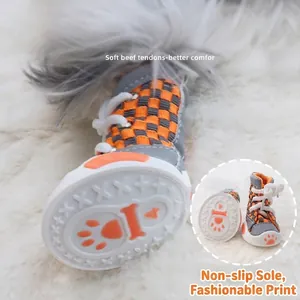 Ademende geblokte honden canvas schoenen met antislip rubberen zachte zool voor huisdieren