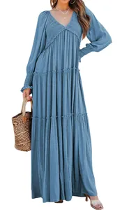 Elegantes blaues V-Ausschnitt Maxikleid mit langen Ärmeln und gesmoktem Detail für Damen
