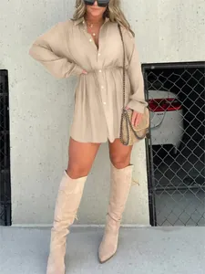 Eleganter einfarbiger Langarm-Hemd-Jumpsuit mit Kordelzug in der Taille für Damen