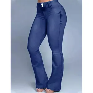 Vue détaillée d'un jean évasé bleu à taille haute pour femme avec effet push-up