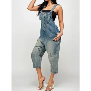 Mono vaquero casual para mujer con un acabado lavado claro de estilo vintage chic