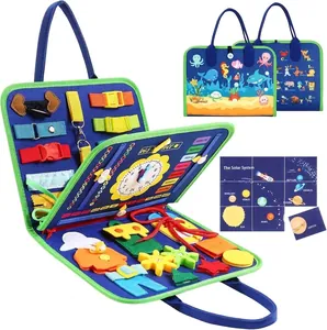 Dettaglio della tavola attività Montessori in feltro per l'apprendimento precoce bimbi