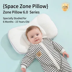 Vista detallada de la almohada ergonómica por zonas para bebés y niños de 6 meses a 15 años.