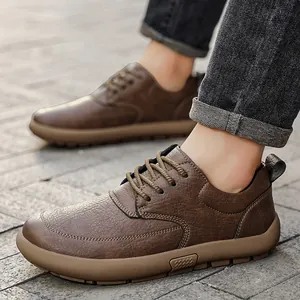 Retro bruine heren casual leren schoenen met zachte zool en brede ronde neus design