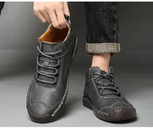 Stilvolle Herren Martin Boots grau hoch geschnitten mit Handnaht und dicker Gummisohle