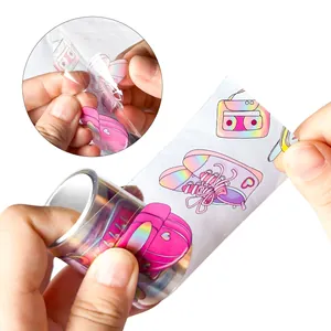 Detailansicht von irisierendem Y2K Pink PET Tape zum Abziehen für Scrapbooking DIY.