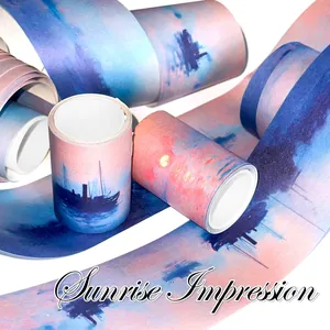 Nahaufnahme von Washi Tape Rollen im Stil des Ölgemäldes Impression Sonnenaufgang für DIY