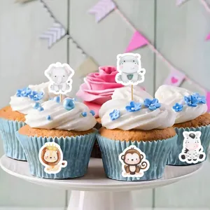 Detailansicht süßer Cartoon-Tieraufkleber als Dekoration für Cupcakes