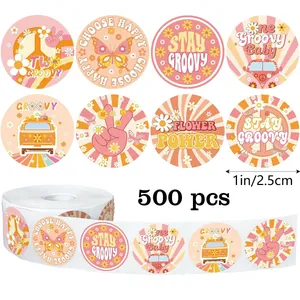Vue détaillée du rouleau de 500 stickers hippie boho marguerite, diamètre 2,5 cm pour déco