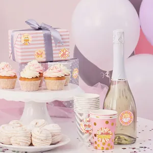 Autocollants boho marguerite sur cadeaux et articles de fête pour déco d'anniversaire