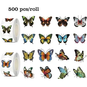 Detalle de 16 diseños de pegatinas de mariposas y rollos de 500 piezas para regalos.