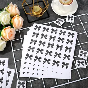 Elegante zwarte strik stickers voor cadeauverpakking en decoratie