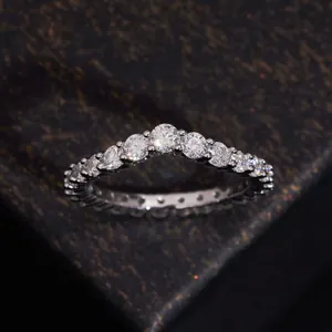 Premium S925 sterling silver V-shaped moissanite ring with brilliant round cut stones