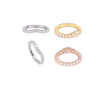 Elegant S925 silver curved V-ring set with shimmering moissanite for unisex style