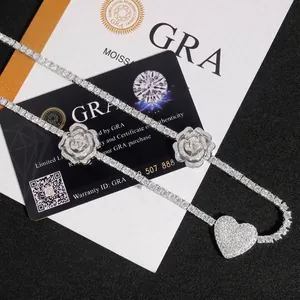 Detailansicht der 3mm 925 Silber Moissanit Tenniskette mit Rosen und Herzanhänger